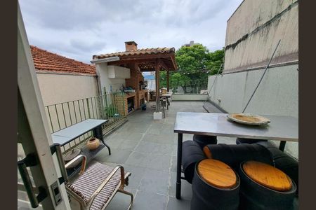 Casa à venda com 218m², 3 quartos e 2 vagasCHURRASQUEIRA