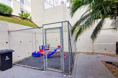 Apartamento para alugar com 48m², 2 quartos e 1 vaga Apartamento para alugar com 48m², 2 quartos e 1 vagaÁrea comum - Playground