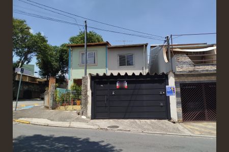 Casa para alugar com 120m², 3 quartos e 2 vagasFachada