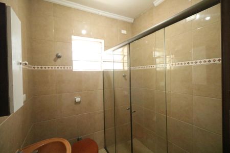 Casa para alugar com 120m², 3 quartos e 2 vagasBanheiro 1