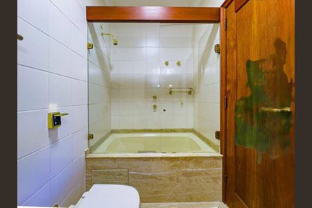 Casa à venda com 740m², 4 quartos e 4 vagas