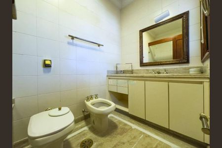 Casa à venda com 740m², 4 quartos e 4 vagas