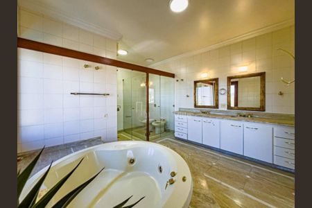 Casa à venda com 740m², 4 quartos e 4 vagas