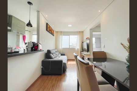 Apartamento à venda com 42m², 2 quartos e 1 vaga Apartamento à venda com 42m², 2 quartos e 1 vagaSala