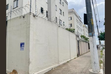 Apartamento à venda com 42m², 2 quartos e 1 vaga Apartamento à venda com 42m², 2 quartos e 1 vagaFachada