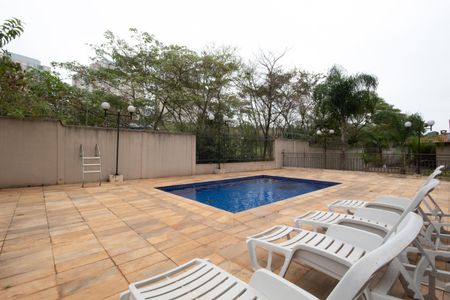 Apartamento à venda com 42m², 2 quartos e 1 vaga Apartamento à venda com 42m², 2 quartos e 1 vagaÁrea comum - Piscina