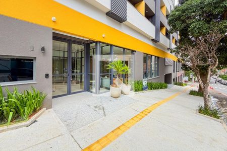 Apartamento para alugar com 65m², 2 quartos e 1 vaga Apartamento para alugar com 65m², 2 quartos e 1 vagaFachada