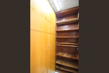 Apartamento para alugar com 70m², 1 quarto e 1 vaga Apartamento para alugar com 70m², 1 quarto e 1 vagaCloset da Suíte