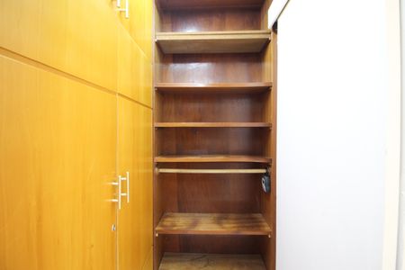 Apartamento para alugar com 70m², 1 quarto e 1 vaga Apartamento para alugar com 70m², 1 quarto e 1 vagaCloset da Suíte