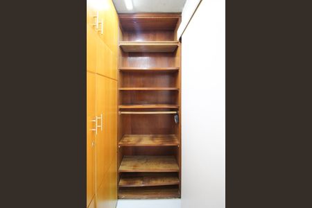 Apartamento para alugar com 70m², 1 quarto e 1 vaga Apartamento para alugar com 70m², 1 quarto e 1 vagaCloset da Suíte