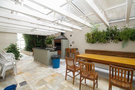 Apartamento para alugar com 101m², 2 quartos e 3 vagas Apartamento para alugar com 101m², 2 quartos e 3 vagasÁrea Comum - Churrasqueira