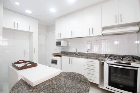 Apartamento para alugar com 101m², 2 quartos e 3 vagas Apartamento para alugar com 101m², 2 quartos e 3 vagasCozinha