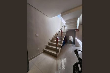 Casa à venda com 325m², 4 quartos e 4 vagas