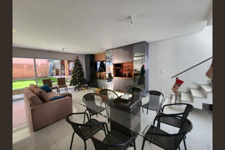 Casa à venda com 4 quartos, 325m² em Residencial Tres (Alphaville), Santana de Parnaíba