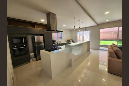 Casa à venda com 4 quartos, 325m² em Residencial Tres (Alphaville), Santana de Parnaíba