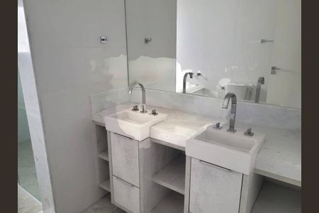 Casa à venda com 4 quartos, 400m² em Residencial Onze (Alphaville), Santana de Parnaíba