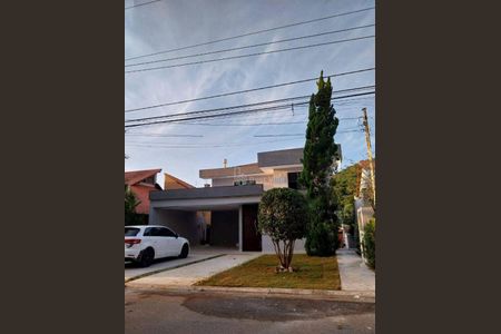 Casa à venda com 291m², 4 quartos e 4 vagas