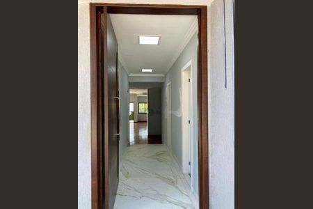 Casa à venda com 291m², 4 quartos e 4 vagas