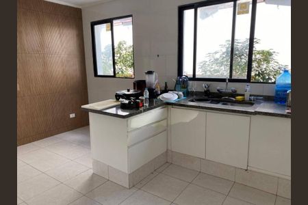 Casa à venda com 291m², 4 quartos e 4 vagas