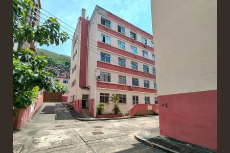 Apartamento à venda com 75m², 3 quartos e 1 vagaFachada e portaria