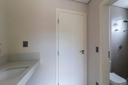 Casa de condomínio à venda com 233m², 3 quartos e 4 vagasBanheiro da suíte 3