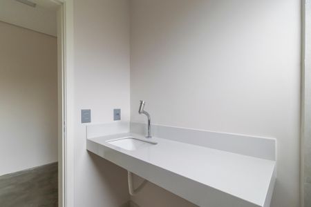 Casa de condomínio à venda com 233m², 3 quartos e 4 vagasBanheiro da suíte 1