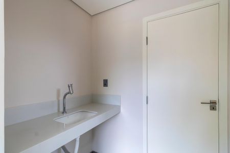 Casa de condomínio à venda com 233m², 3 quartos e 4 vagasBanheiro da suíte 3