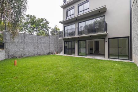 Casa de condomínio à venda com 233m², 3 quartos e 4 vagasQuintal