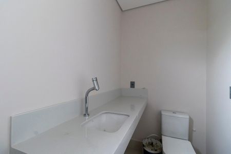 Casa de condomínio à venda com 233m², 3 quartos e 4 vagasBanheiro da suíte 2