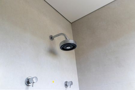 Casa de condomínio à venda com 233m², 3 quartos e 4 vagasBanheiro da suíte 2