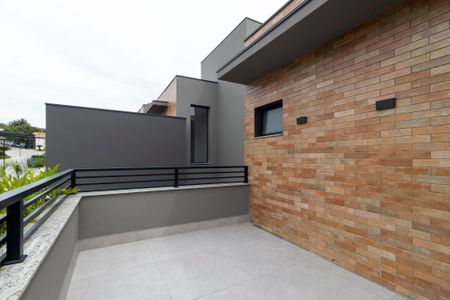 Casa de condomínio à venda com 233m², 3 quartos e 4 vagasDeck