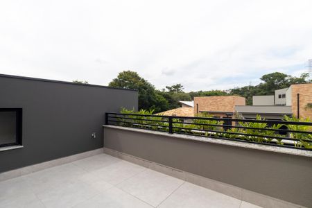 Casa de condomínio à venda com 233m², 3 quartos e 4 vagasDeck