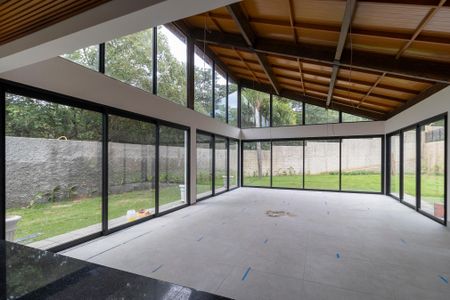 Casa de condomínio à venda com 233m², 3 quartos e 4 vagasÁrea comum - Salão de festas