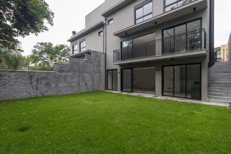 Casa de condomínio à venda com 233m², 3 quartos e 4 vagasQuintal