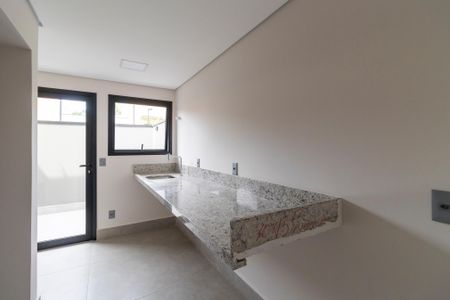 Casa de condomínio à venda com 233m², 3 quartos e 4 vagasÁrea de serviço