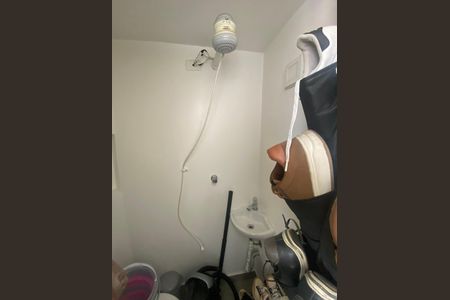 Apartamento à venda com 55m², 2 quartos e 1 vaga Apartamento à venda com 55m², 2 quartos e 1 vagaBanheiro da área de serviço