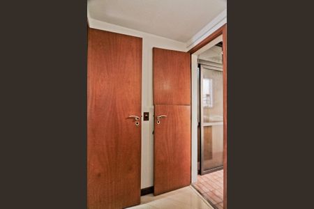 Apartamento à venda com 70m², 2 quartos e 1 vagaÁrea de Serviço