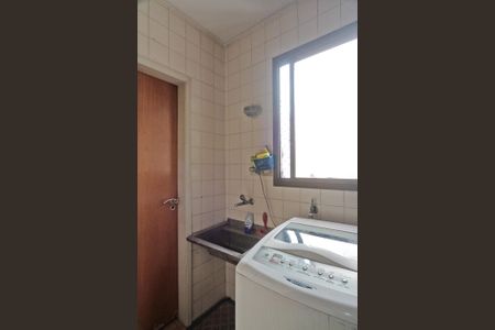Apartamento à venda com 70m², 2 quartos e 1 vagaÁrea de Serviço
