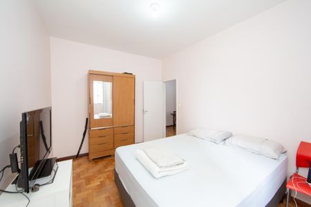 Apartamento à venda com 90m², 3 quartos e 1 vaga Apartamento à venda com 90m², 3 quartos e 1 vagaQUARTO2
