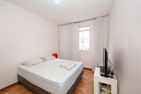 Apartamento à venda com 90m², 3 quartos e 1 vaga Apartamento à venda com 90m², 3 quartos e 1 vagaQUARTO2