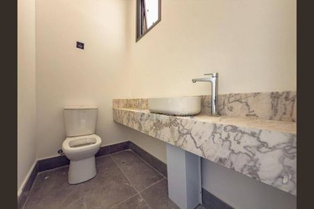 Casa à venda com 4 quartos, 230m² em Centro Empresarial Tamboré, Santana de Parnaíba