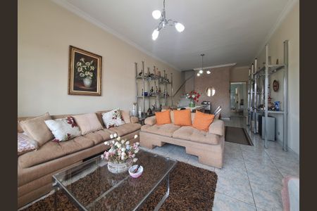 Casa para alugar com 168m², 3 quartos e 2 vagasSala