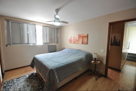 Casa à venda com 353m², 3 quartos e 3 vagasSuíte 1