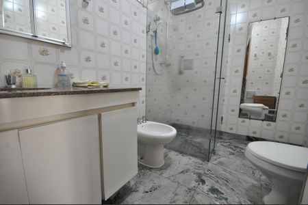 Casa à venda com 353m², 3 quartos e 3 vagasBanheiro da Suíte 2 