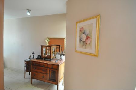 Casa à venda com 353m², 3 quartos e 3 vagasHall de circulação