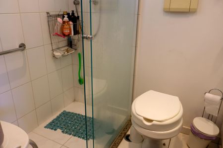 Apartamento à venda com 80m², 2 quartos e 2 vagasBanheiro da Suíte 2