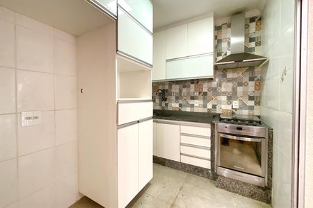 Apartamento à venda com 125m², 3 quartos e 2 vagas Apartamento à venda com 125m², 3 quartos e 2 vagasCozinha