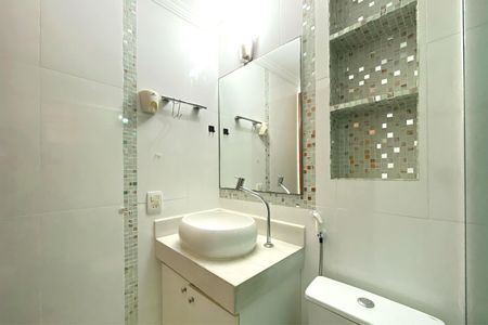 Apartamento à venda com 125m², 3 quartos e 2 vagas Apartamento à venda com 125m², 3 quartos e 2 vagasBanheiro da Suíte 1