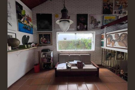 Casa à venda com 250m², 3 quartos e 4 vagas