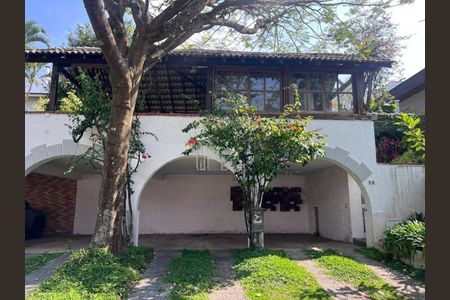 Casa à venda com 250m², 3 quartos e 4 vagas